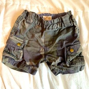 Peek little peanuts camo shorts